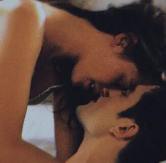 95. Страстный поцелуй гифки. 