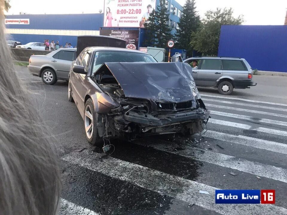 Авария в усть-каменогорске субару. Усть каменогорск инцидент. Авария усть каменогорск. Авария усть каменогорск машина. Авария усть каменогорск.