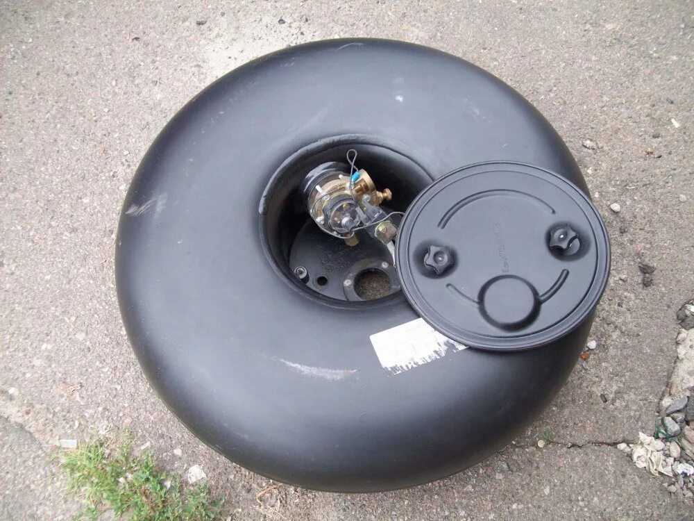 баллон тороидальный 120л. газовый баллон под запаску 42. ваз 2109 газ под запаску. газовый баллон запаска. газовый баллон под запаску в мондео 3.