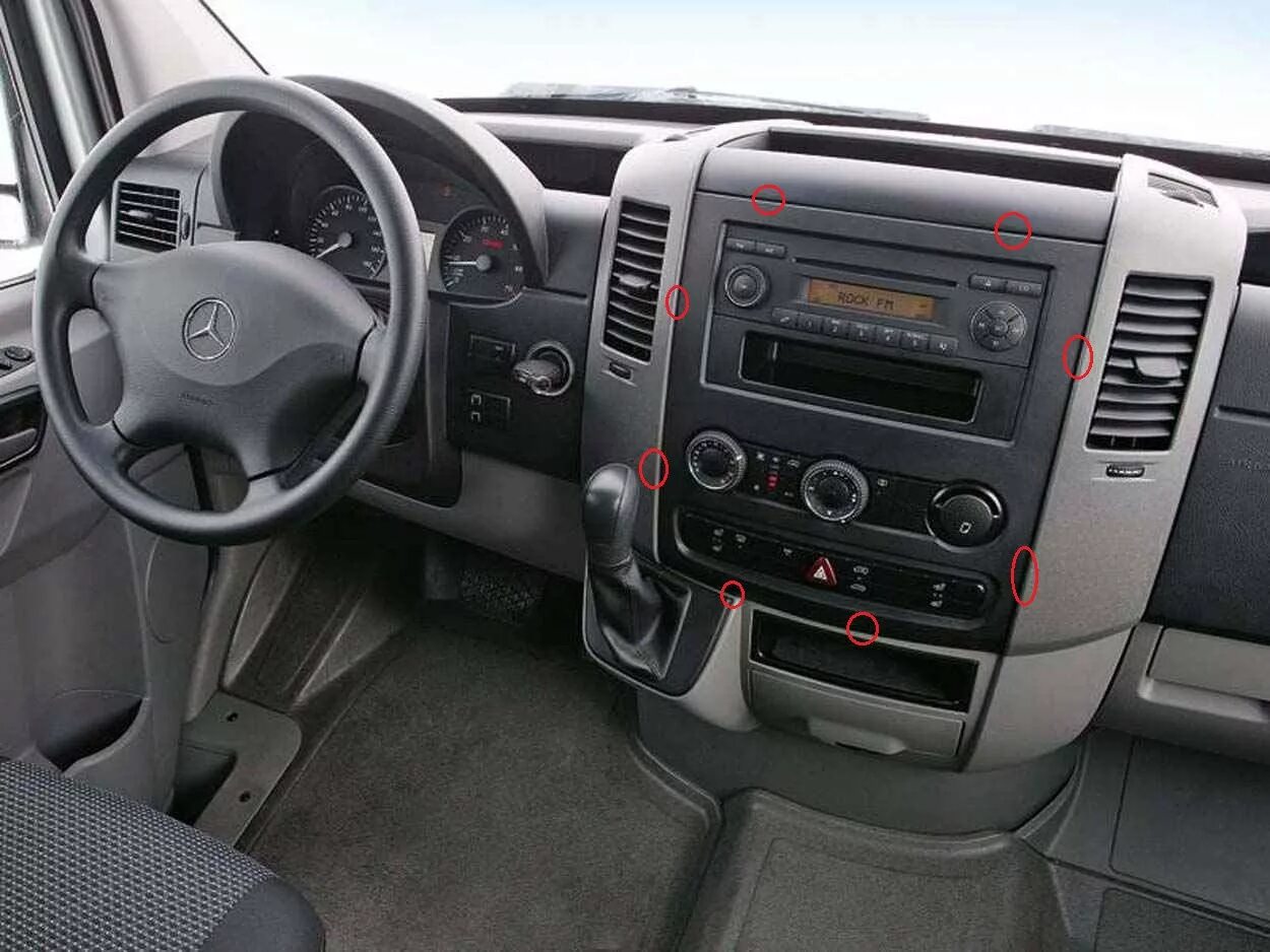 Mercedes Sprinter 2007 салон. Mercedes Sprinter 2008 салон. Volkswagen Crafter 2007 салон. VW Crafter 2008 салон. Мерседес спринтер кабина