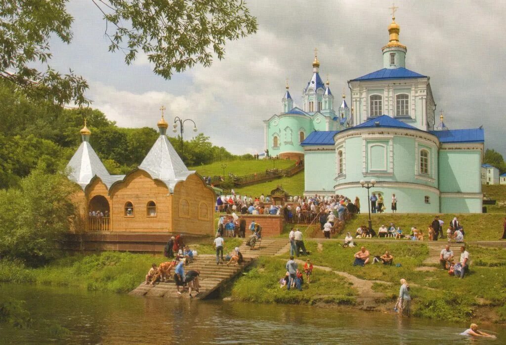 В этом разнообразии коренная. Курская коренная пустынь. коренская пустынь в курской области. коренная пустынь монастырь. коренная пустынь ярмарка.