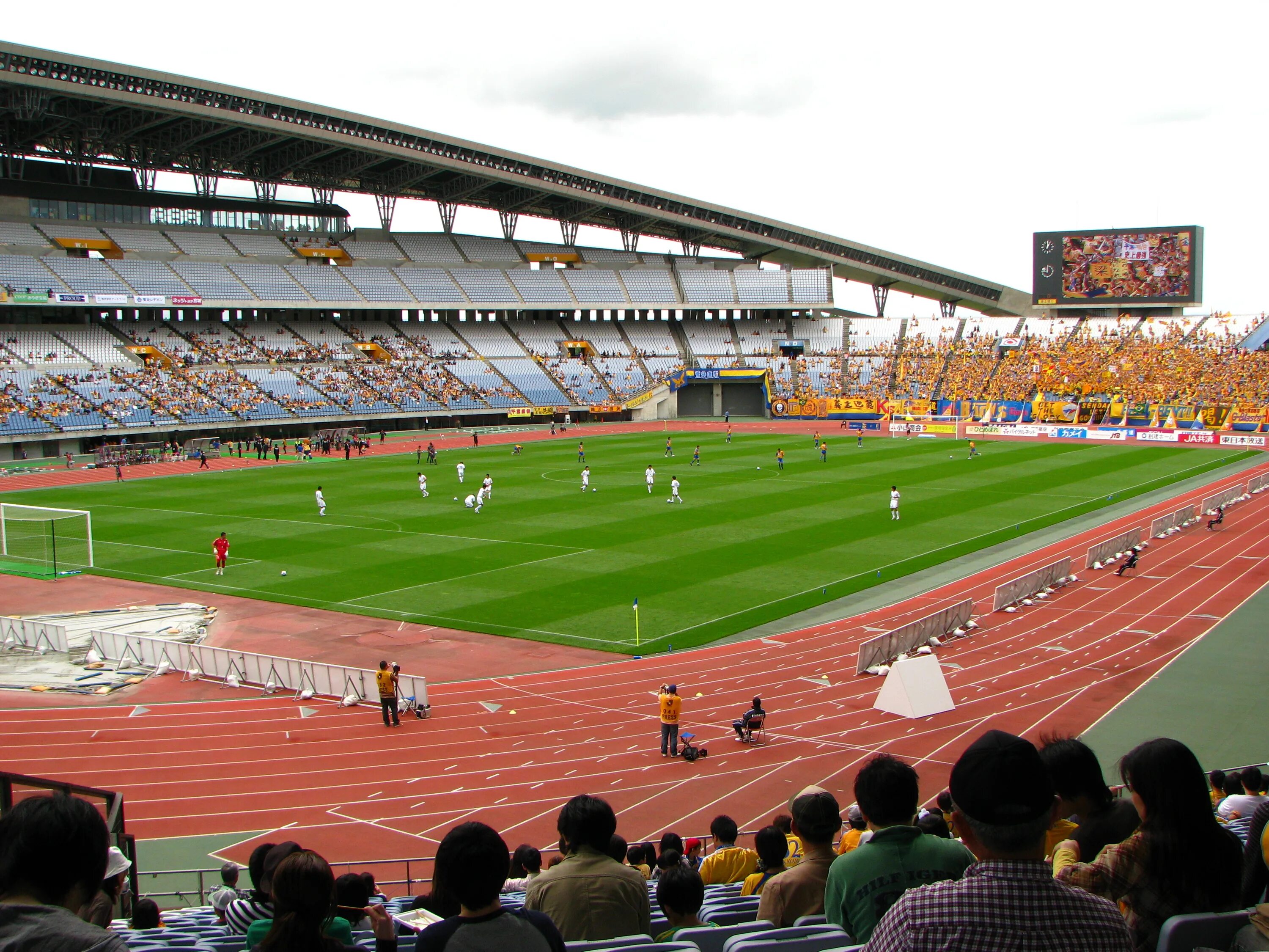 Стадион мияги. Сэндай (стадион). ЮРТЕК Стэдиум Сендай. Стадион в Сендае Япония.