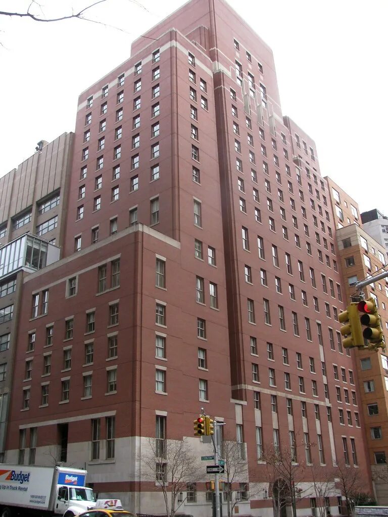 Opus dei. Опус деи штаб квартира в Нью Йорке. Нью Йорк Лексингтон Авеню 243. Опус деи на Лексингтон Авеню. Мюррей Хилл Плейс Нью-Йорк.