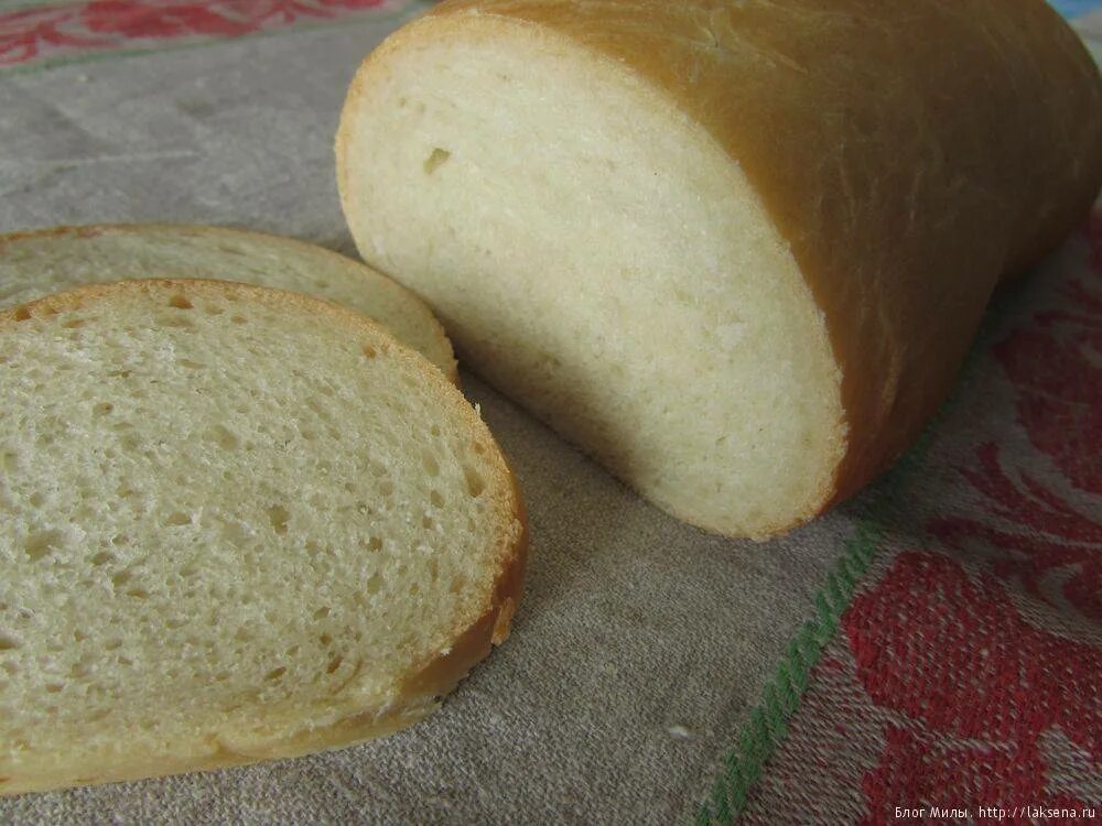 Простой хлеб на быстрых дрожжах. Хлеб на сыворотке. Хлеб на сыворотке в духовке. Хлеб на молочной сыворотке. Домашний хлеб на дрожжах в духовке.