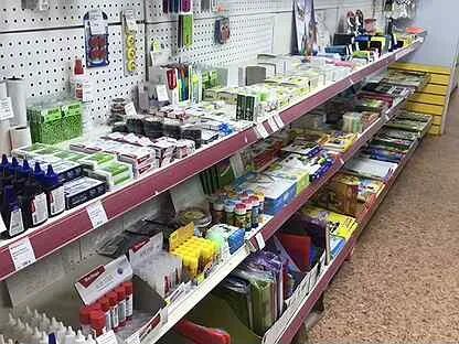 В магазине канцтоваров продается 84