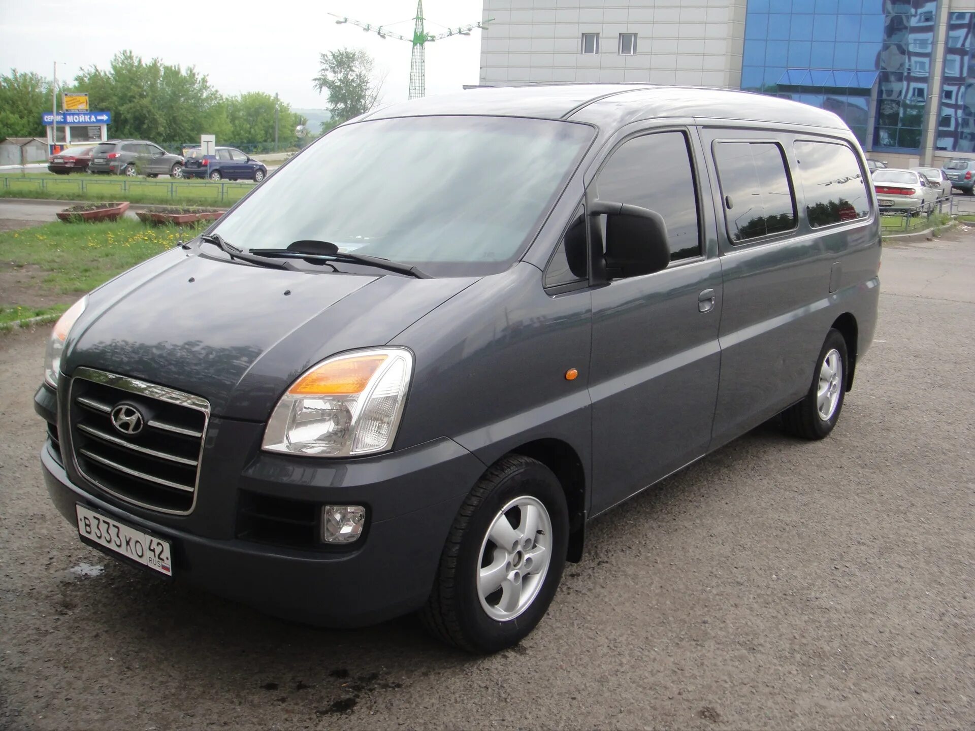 Купить н 1 б у. Hyundai h1 2006. Starex h1 2005. Hyundai h1 2005. Хендай h1 2005.