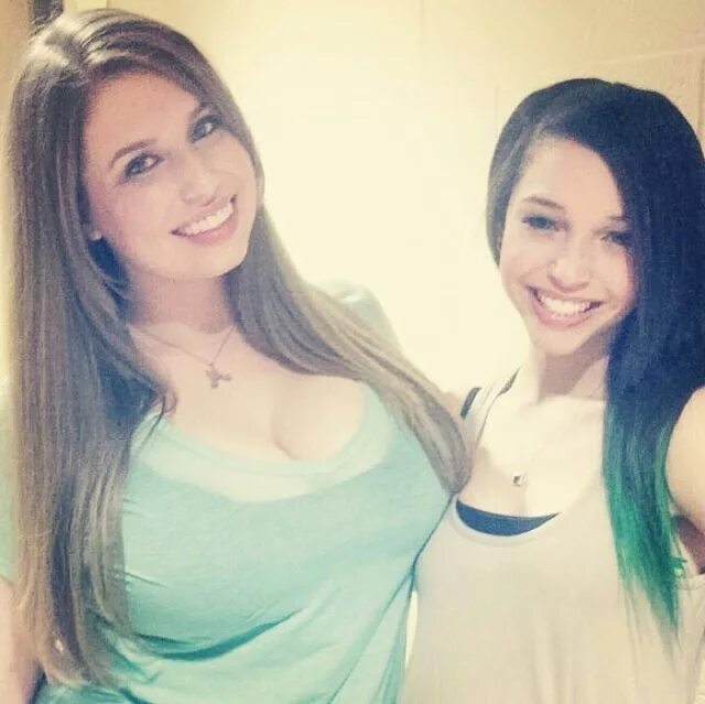 Daisy keech 18. Sophie mudd 2022. линдси брюэр. линдси пэлас 18. подругу с большими 18.