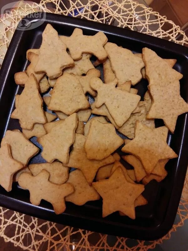 Булочки из жидкого теста в духовке в формочках. Формы булочек для выпечки. Тесто для формочек в духовке. Фигурки для печенья. Тесто для кексов в формочках в духовке.