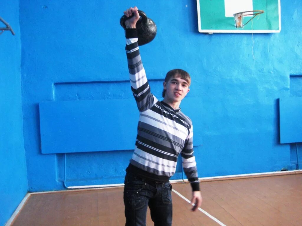 ⚡ ️Голое тело 19-летней нижегородки нашли в многоэтажке в Балашихе. Девушка была 