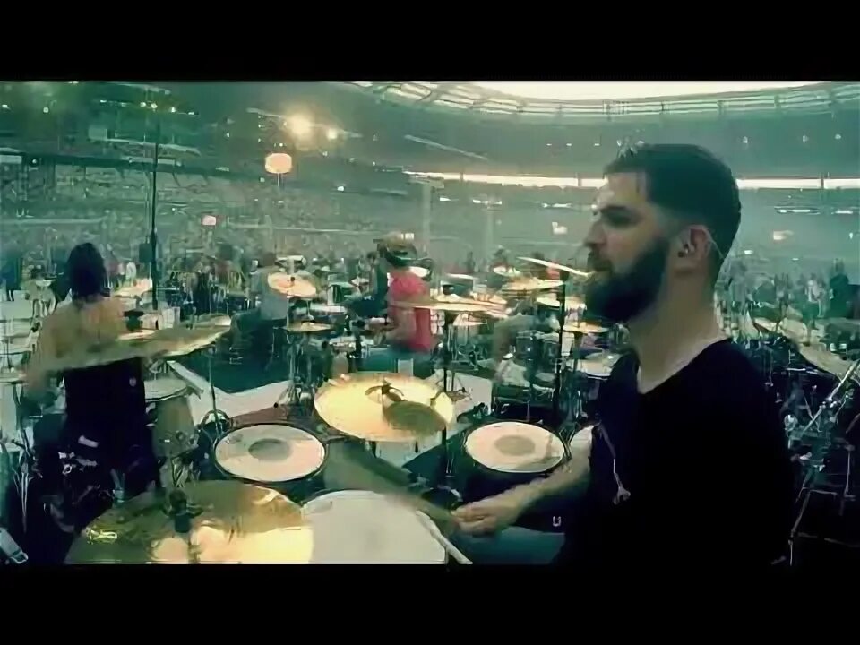 1000 музыкантов исполняют smells like teen spirit nirvana. Нирвана 1000 барабанщиков. Нирвана в исполнении 1000 музыкантов. Нирвана 1000 музыкантов. Самый большой рок концерт в россии.