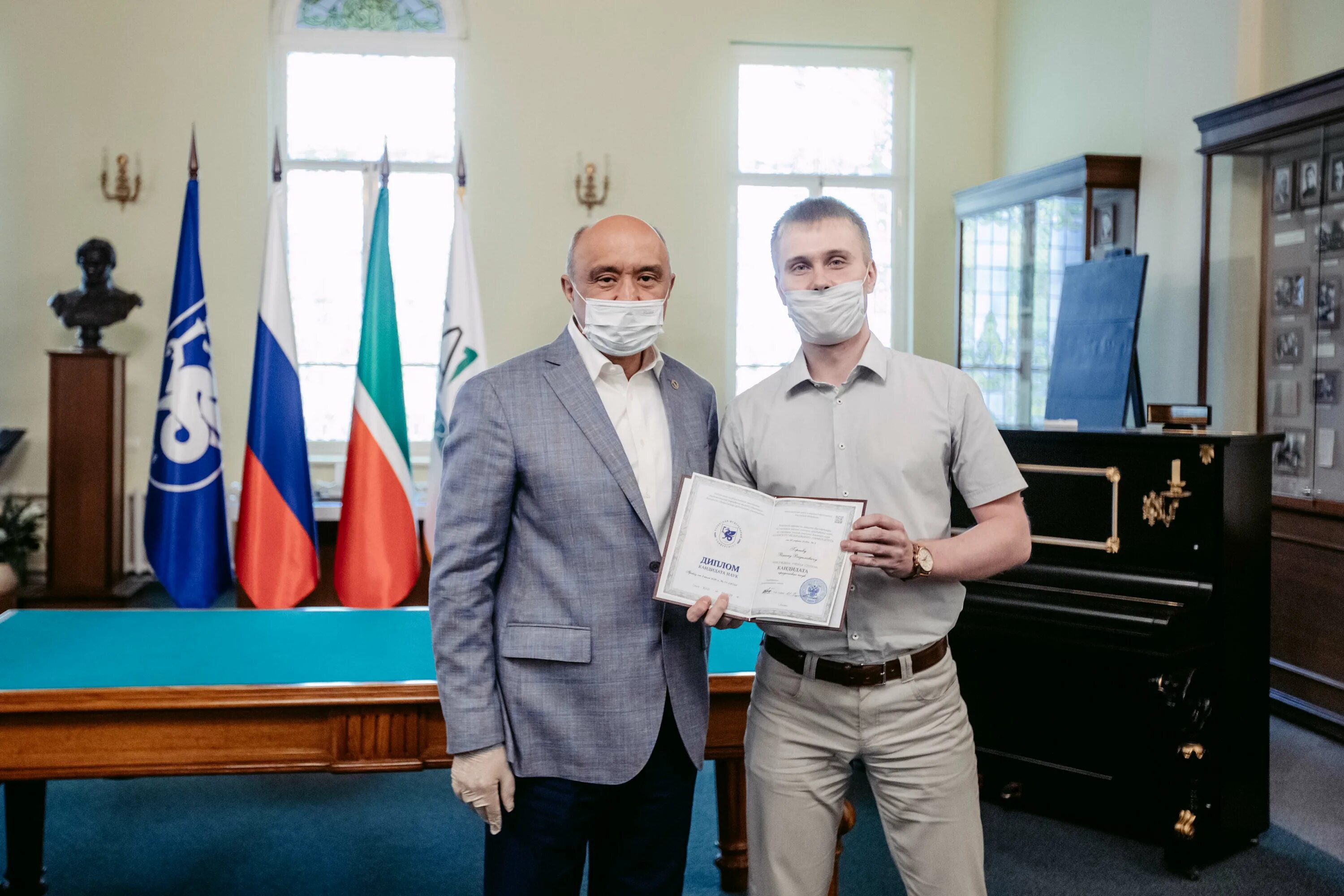Султанов кфу. Ильдар гафуров кфу. казанский университет гафуров. ильшат гафуров казань. кгу гафуров ильшат.
