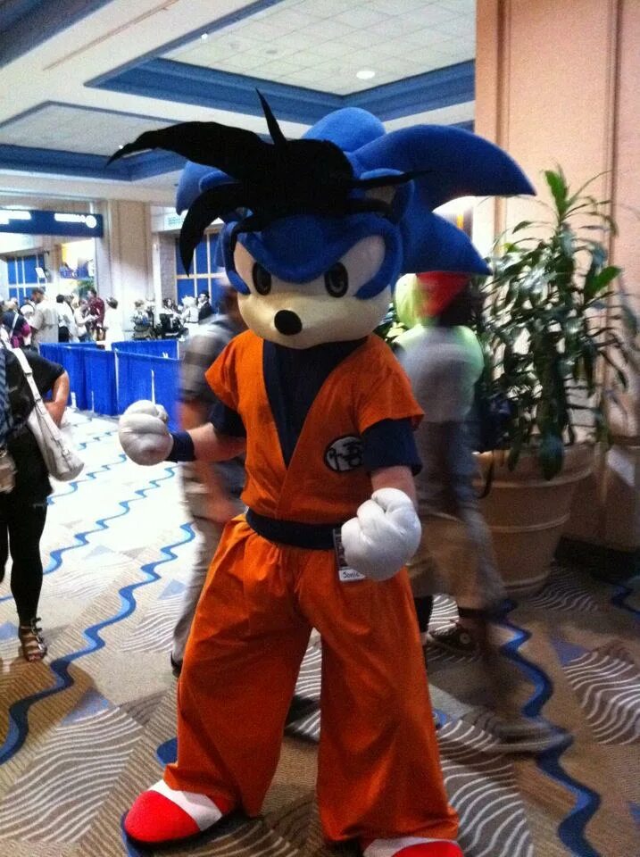 Sonic cosplay. Костюм Соника. Костюм Соника для мальчиков детей. Соник косплей. Косплей на Соника.