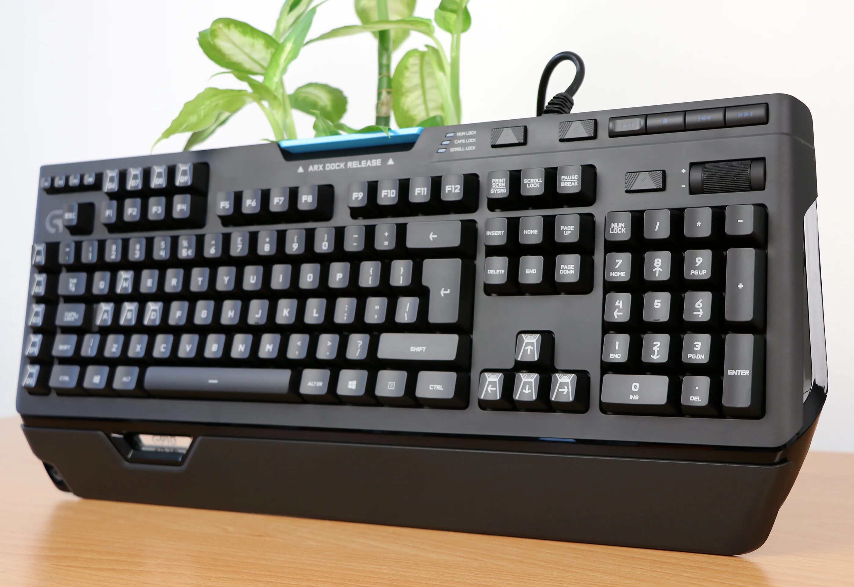 Logitech orion spectrum. Logitech g910 orion spectrum. logitech 910. logitech g g910 orion spectrum usb. arx dock release g910.