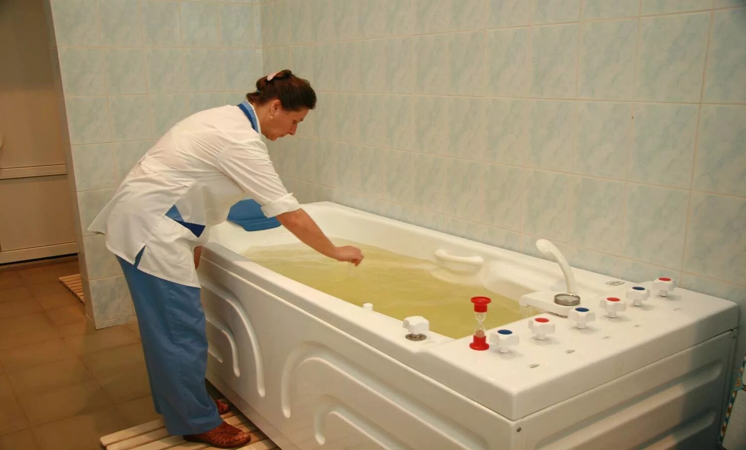 где взять санаторий. где взять санаторий. бассейн в санатории. санатории в тюмени и тюменской области. сестрорецкий курорт бассейн.