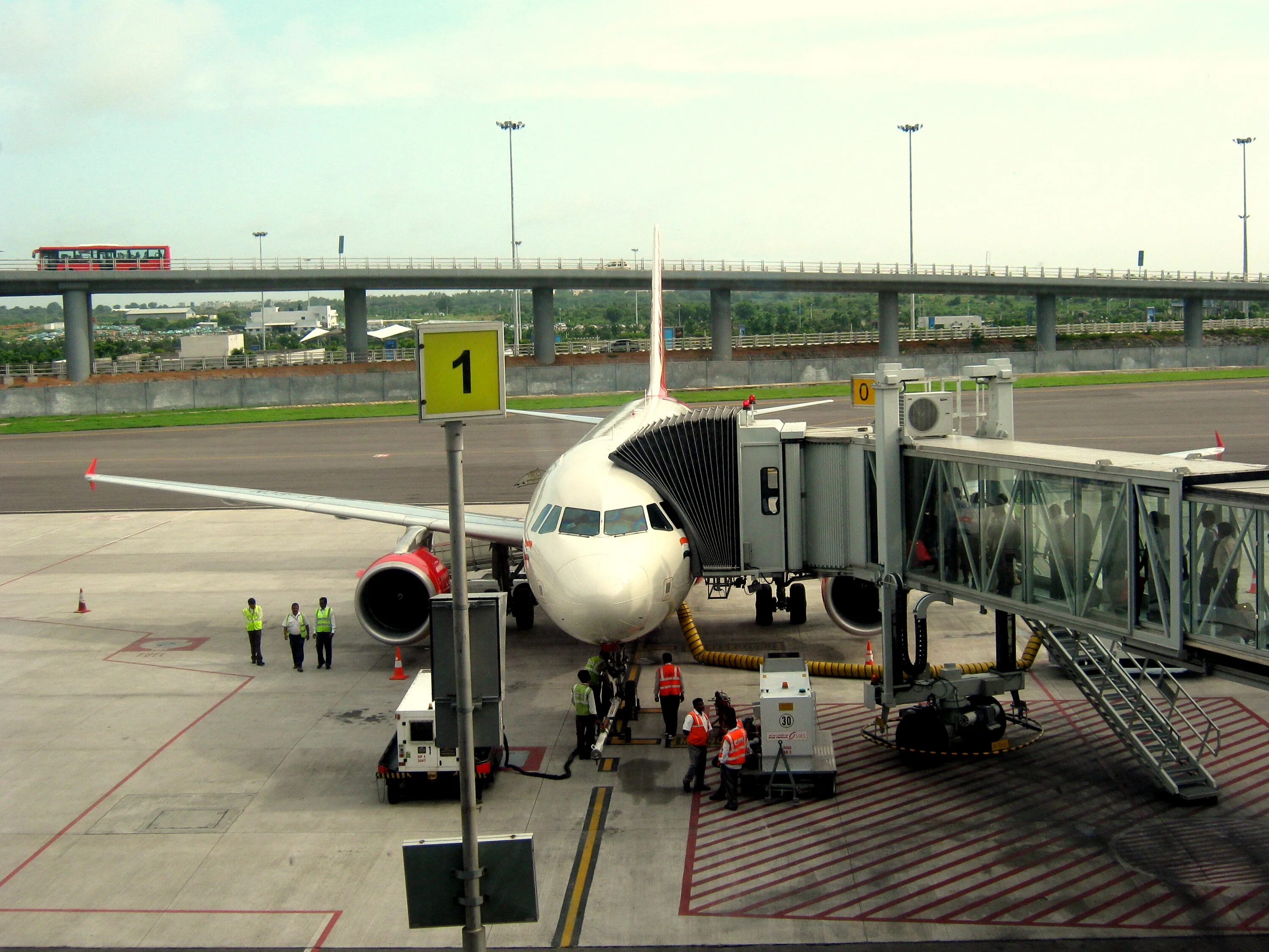 Plane gate