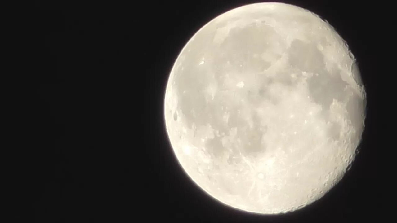 Светит холодная луна. Холодный свет Луны. Громовая Луна. Эксперимент свечение Луны. Эксперимент "вращение Луны" фото.
