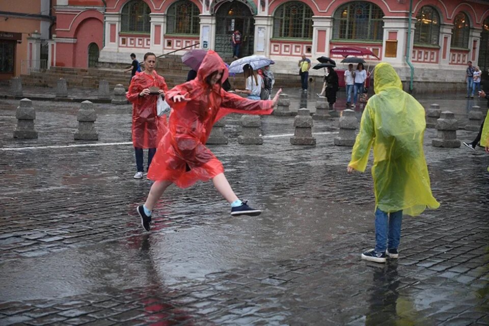Ливень в Москве. Дождь в Москве. Ливень в Москве сегодня. Дождик в Москве.