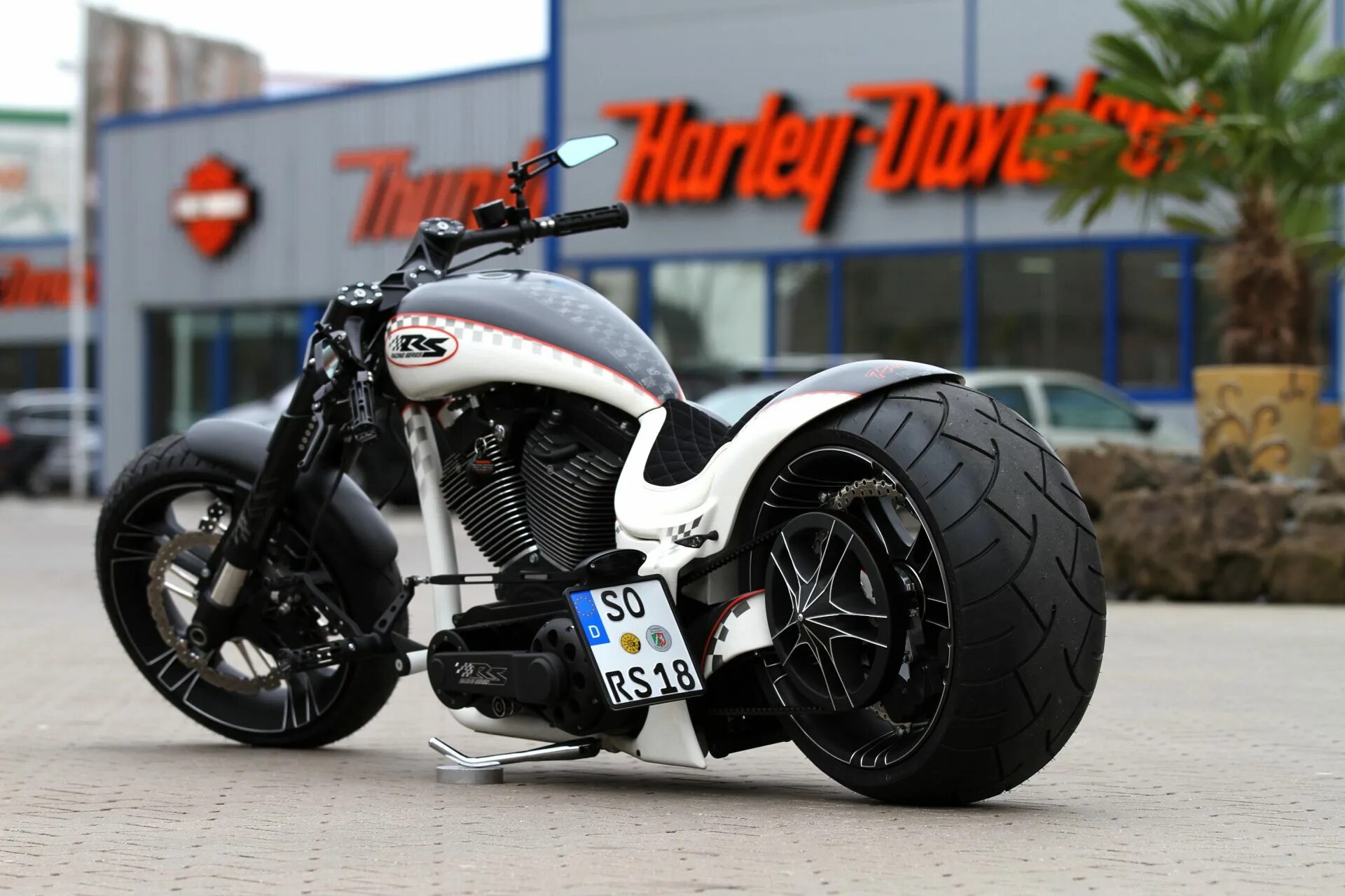 Байк название. Harley Davidson Dragster. Dragster мотоцикл. Мотоцикл Триумф Драгстер. Ducati Драгстер.