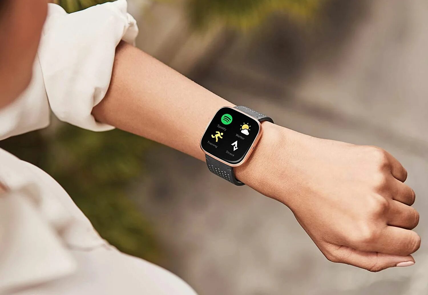 Messages watch. Смарт часы xiaomi 2025. fitbit versa 4. смарт-часы 2025 smartwatch. умные часы fitbit.