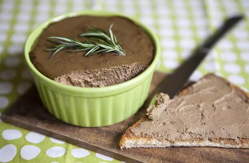 Как вкусно сделать паштет. Паштет. паштет печеночный. паштет из куриной печени. паштет из говяжьей печени.