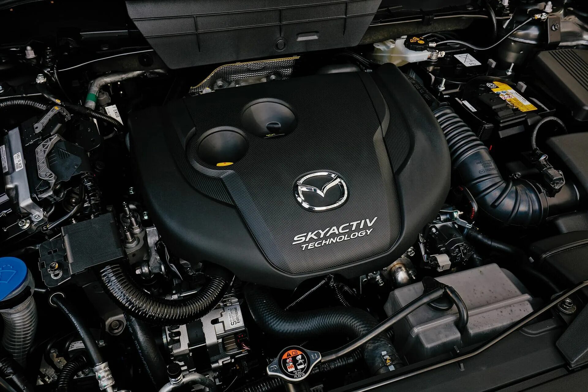 Двигатель мазда сх5 2.0. Двигатель Мазда cx5 2.5. Двигатель Мазда СХ 5. Mazda CX-5 двигатель 2.0. Двигатель Мазда сх5 2 л.