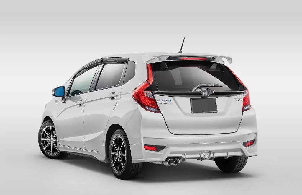 Honda Fit/Jazz 2017. Honda Fit 2018 Hybrid. Honda Fit гибрид 2018. Honda Fit 2014 Rear.