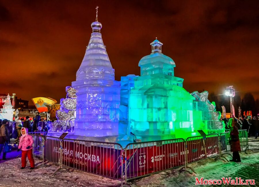 Ледовый город. Ледяной город на Поклонной горе Москва. Поклонная гора ледяной город. Калмыков ледовая Москва.