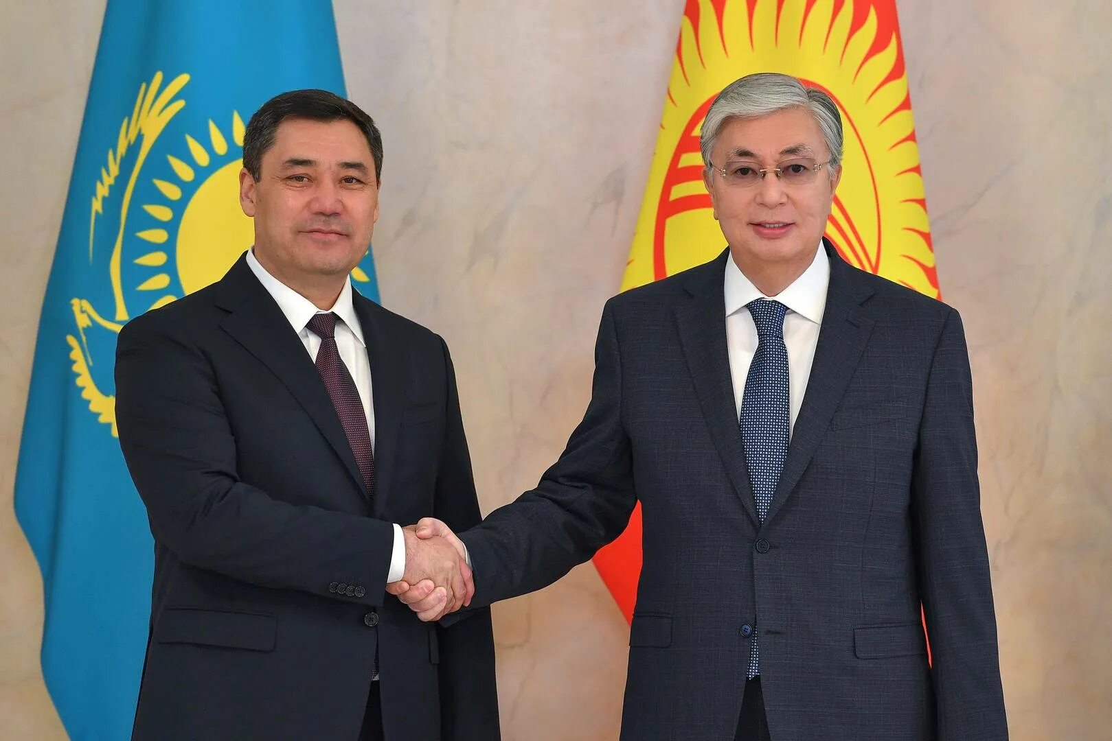 Президентская казахстана. Садыр Жапаров и Токаев.