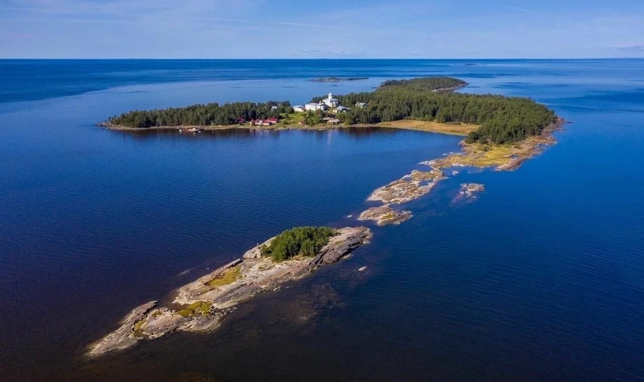 Кий остров онега. Онега Архангельск белое море кий остров. Кий-остров. Онежская губа белого моря. Кий остров Архангельск. Остров кий в белом море.