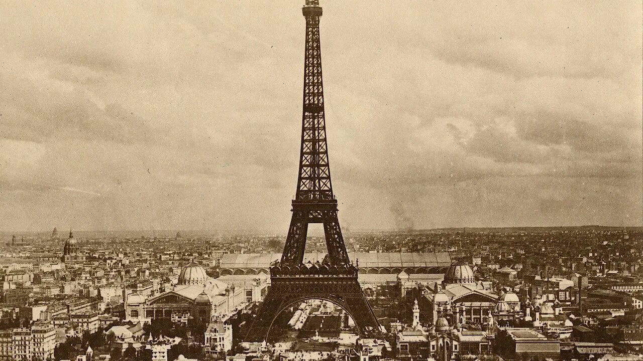 Развитие франции 20 века. Париж 1889 Эйфелева башня. Эйфелева башня 19 век. Эйфелева башня 1900 год.