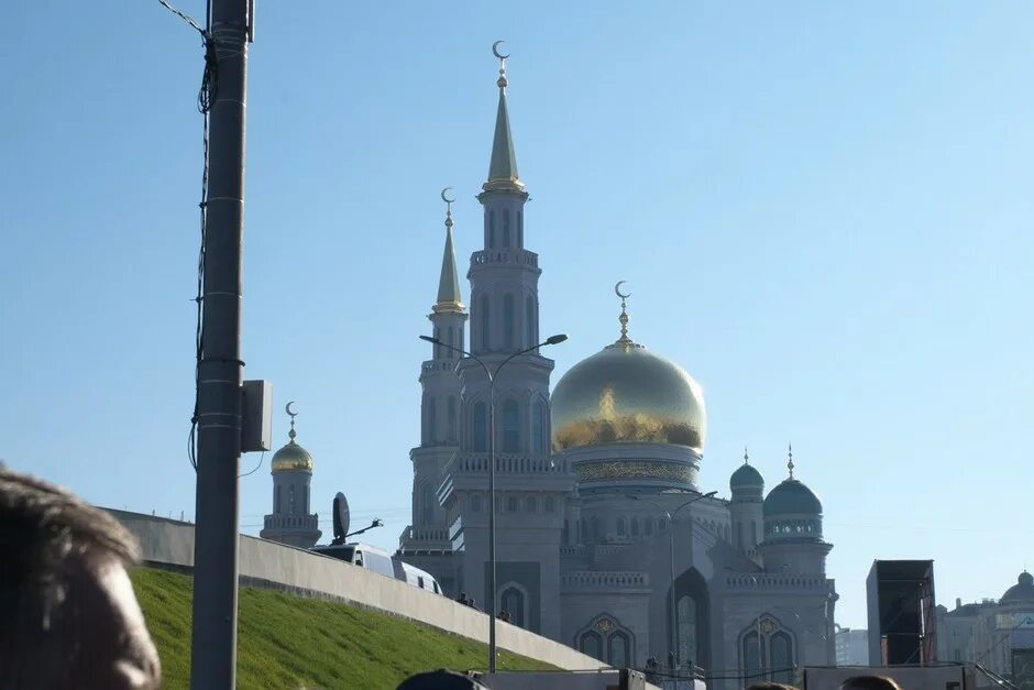 Рамадан якутск. Московская Соборная мечеть. Мусульманские праздники. С праздником Рамадан. Ураза-байрам мечеть Грозный.