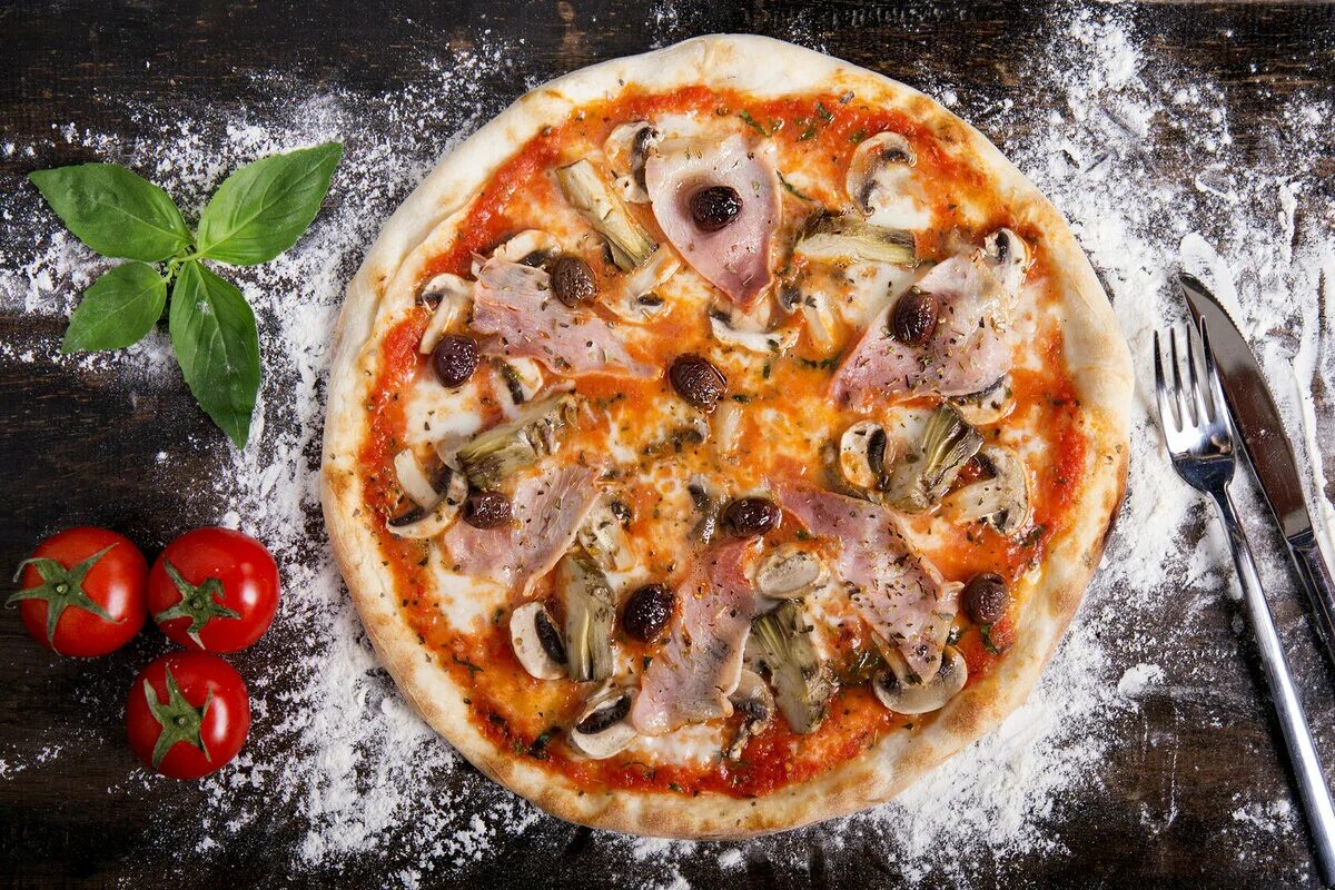 Пицца с грибами пошаговый рецепт. Пицца Капричоза. Пицца Капричоза в Италии. Каприччиозо пицца. Начинка пицца Капричиоза.