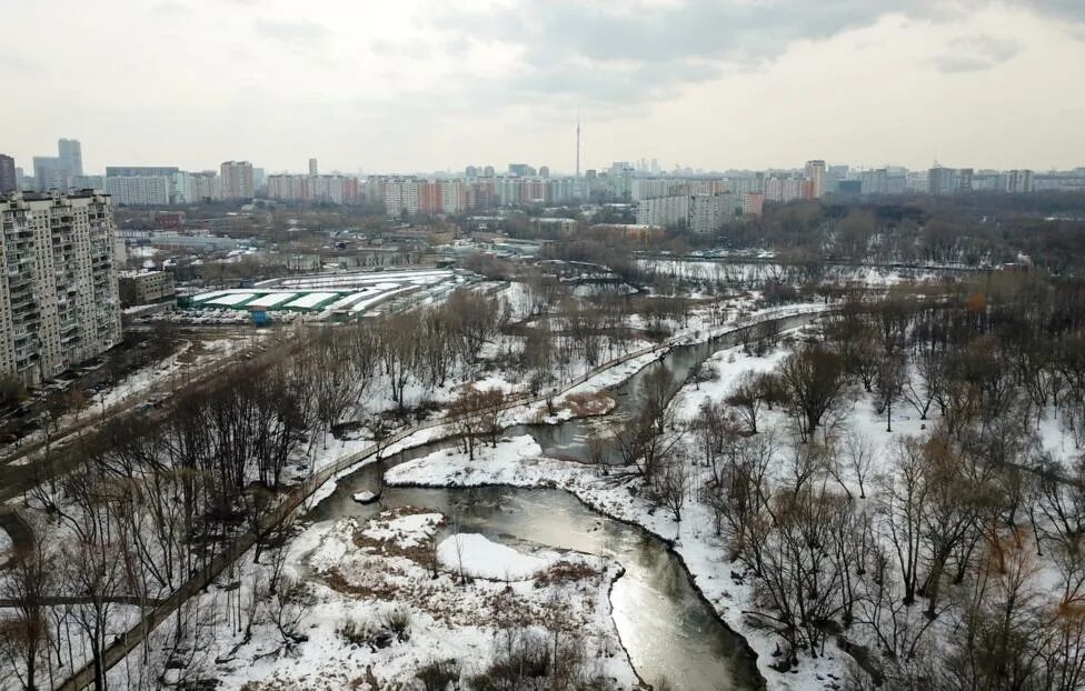 Парк яуза в медведково. Что за шум в медведково. Что за шум в медведково. Парк яуза вид сверху. Медведково сверху.