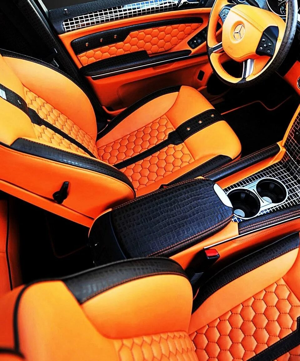 Перетяжка сидений mercedes-benz c63. Обшивка салона авто. Обивка салона авто. Пошив салона автомобиля. Прострочка салона автомобиля.