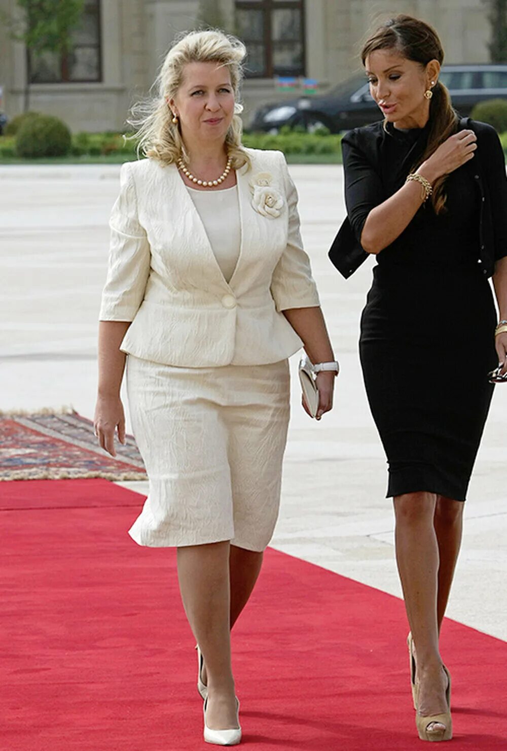 Светлана медведева первая леди и наряды. Светлана медведева первая леди и наряды. Одежда женщин политиков. Светлана владимировна медведева первая леди. Первая леди люксембурга.