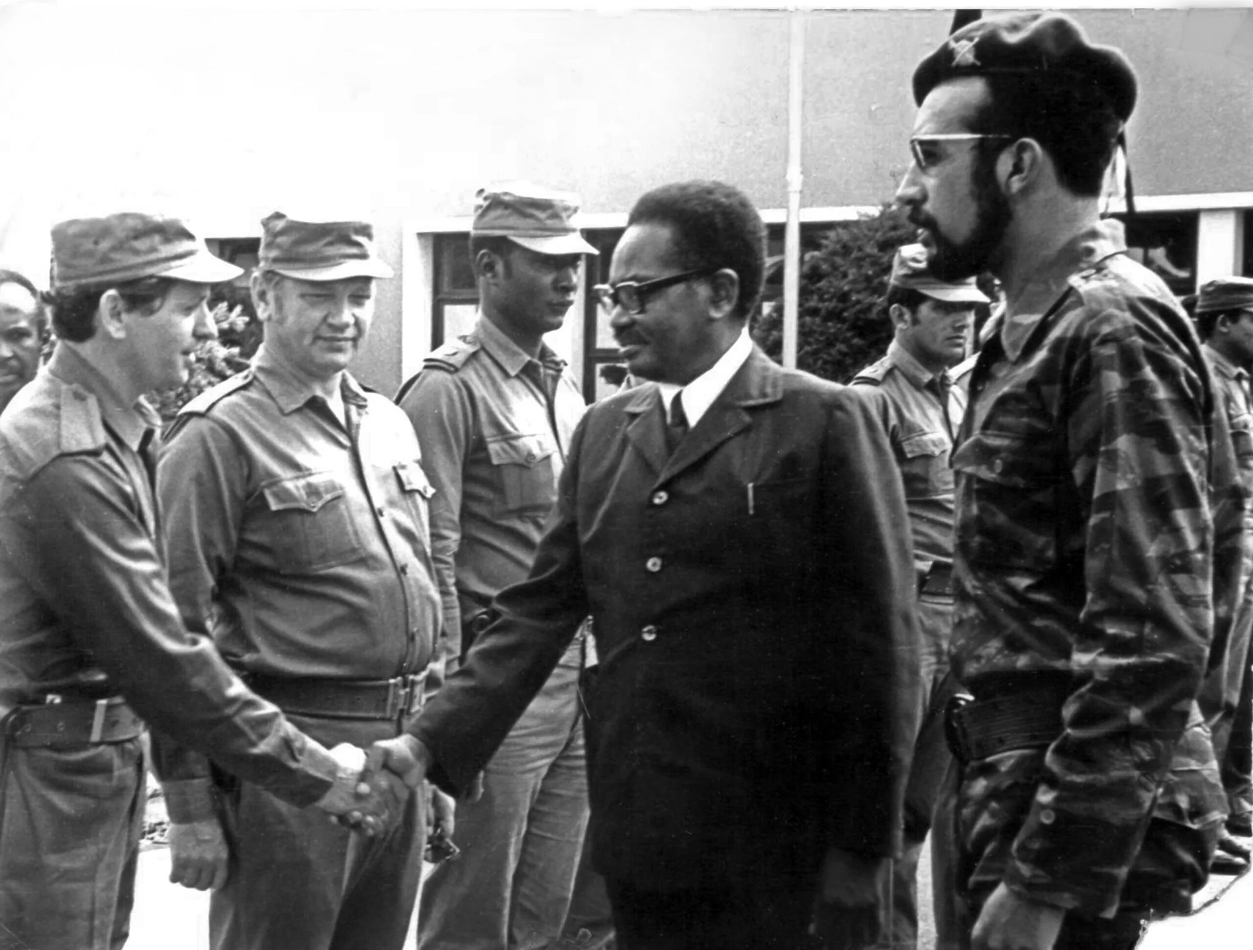Ссср оказывал. Битва за Куито-Куанавале 1987-1988. Главный военный советник в Анголе. Советские военные специалисты в Анголе. Советские военные специалисты в Анголе 1975 1976.