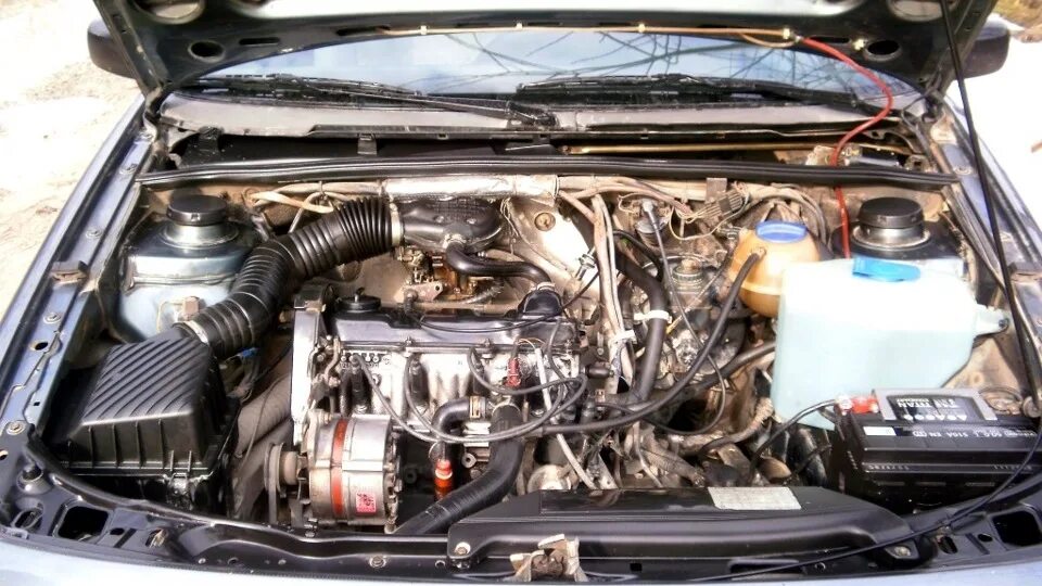 Мотор инжектор 1. 0 2e. Пассат б3 2. Двигатель пассат б3. 0 2e.