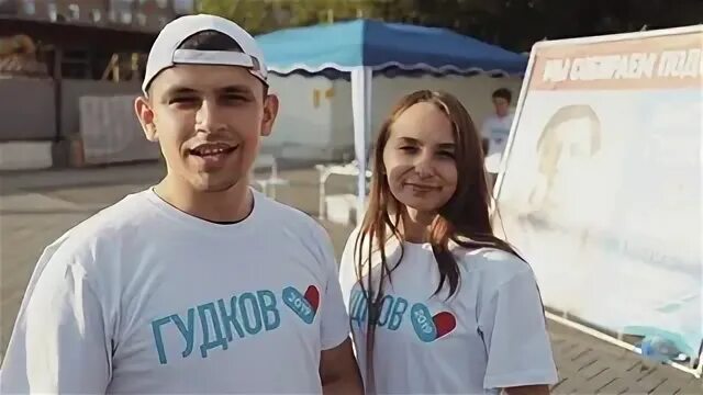 Плакат летчик. День гудком зовет. Постеры к песням. Плакат летчик. День гудком зовет.