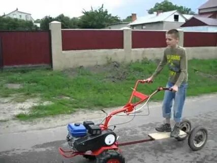 Мальчик мотоблок