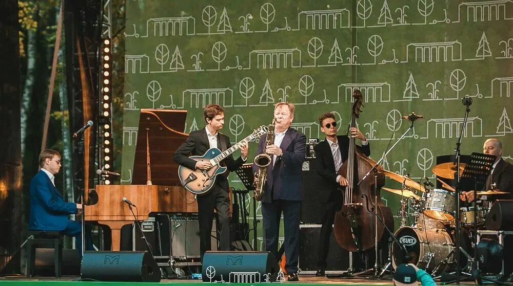 Джазовый фестиваль. Джазовый фестиваль в швейцарии. Джазовый фестиваль осень в швейцарии. Осень джаз парк. Everjazz (ул.