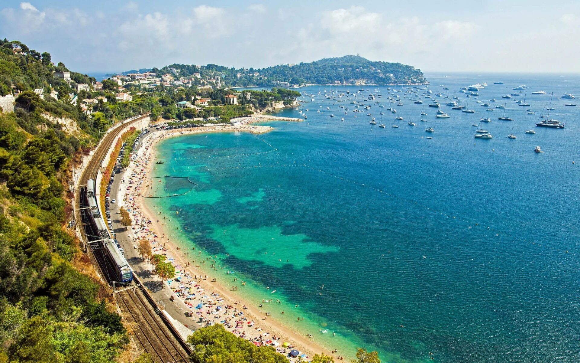 Nice beach. Средиземное море Франция Лазурный берег. Франция Ривьера Лазурный берег. Средиземное море Лазурный берег Ривьера. Вильфранш Лазурный берег.