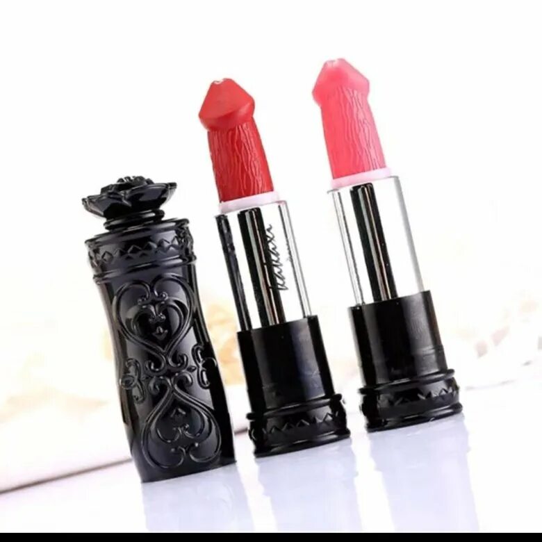 Помада разных цветов. Разные помады. Виды помадок. Помада. Много помад.