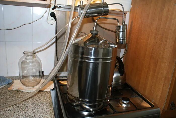 Аппарат для самогонки. Самогон. Самогон дата выхода. Самогоноварение для начинающих. Самогон дата выхода.