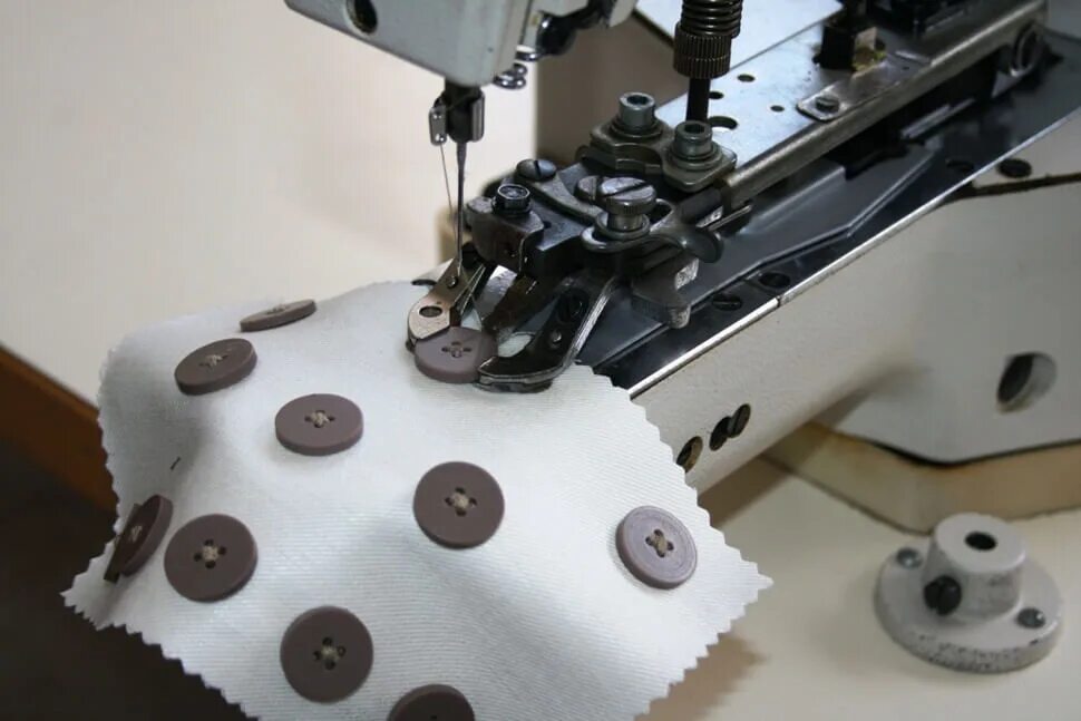 Jack jk-t9820-01. Пуговичный полуавтомат однониточного цепного стежка jati jt-t373. Швейная машина jaguar jemlux. Швейный полуавтомат. Закрепочная машина jati.