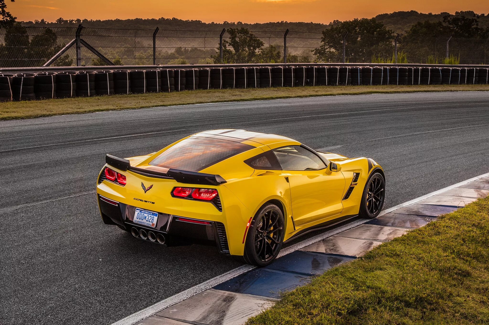 Автомобиля 2017. Chevrolet Corvette c7. Chevrolet Corvette Grand Sport 2017. Chevrolet Corvette c7 Grand Sport. Chevrolet Corvette c7 2017.