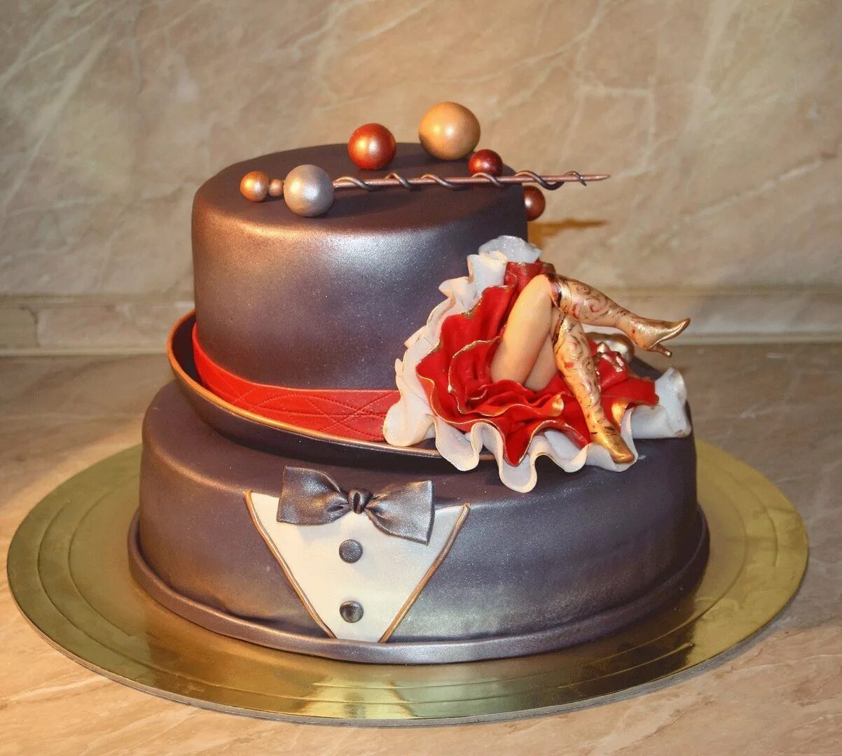 Фото торта с приколом. Торт для мужчины. Креативный торт для мужчины. Тематические торты для мужчин. Необычные торты на день рождения.