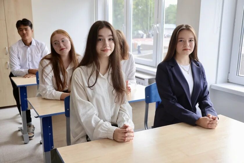 учеба в красноярске. образование в красноярске какое. школа россии.