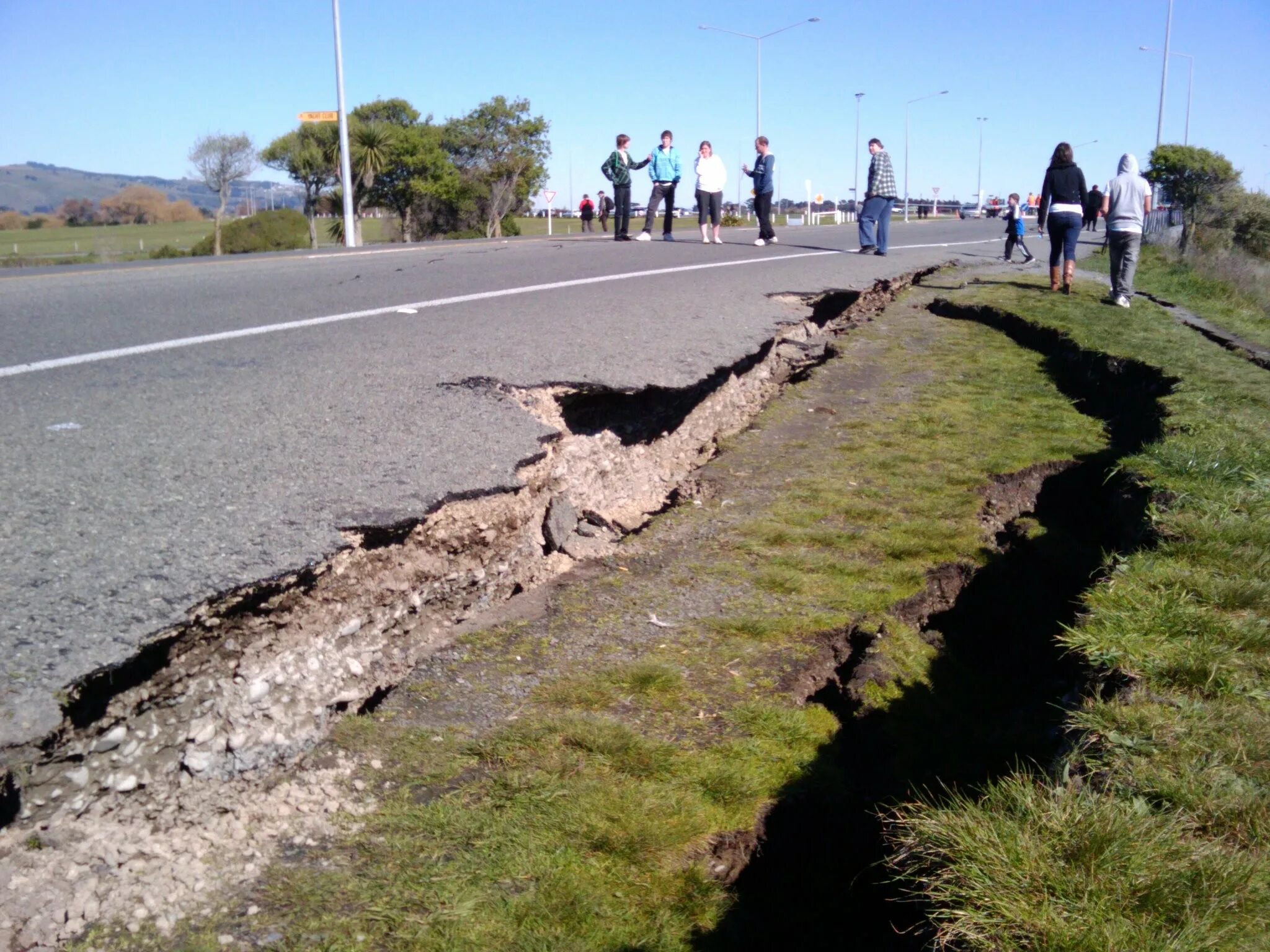 В австралии бывают землетрясения. Землетрясение. Землетрясение фото. Панама землетрясение. Чилийское землетрясение 2010.