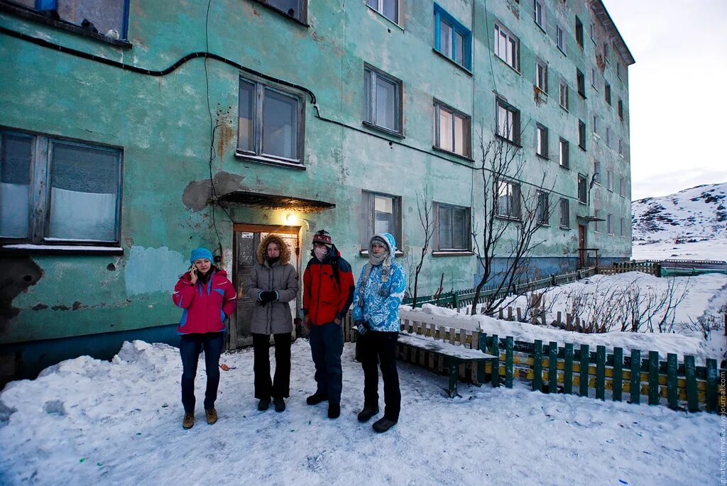 Погода териберка мурманская. Мурманск посёлок Териберка застава Лодейное. Мурманск посёлок Териберка застава. Лодейное Териберка. Териберка Военная часть.