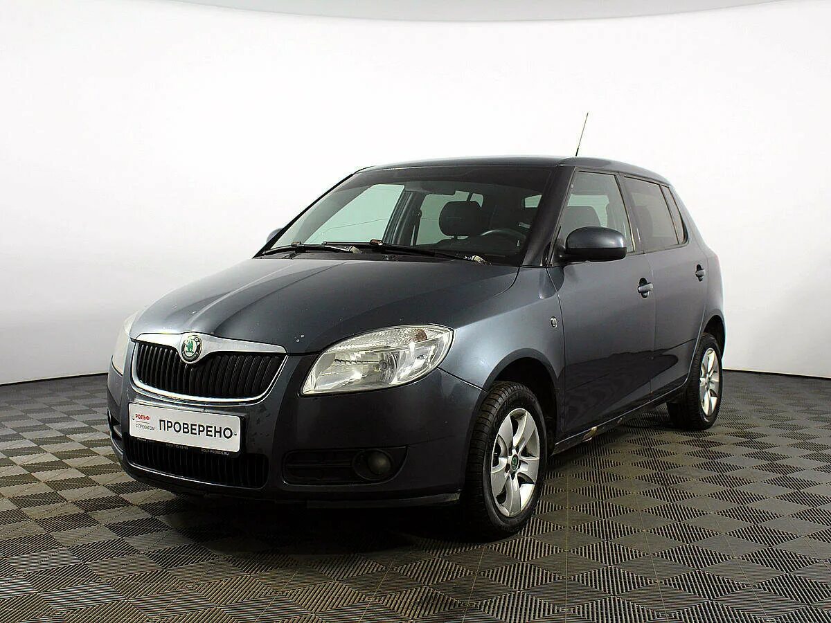 Фабия 2 хэтчбек. Skoda Fabia 2 2009. Шкода Фабия серая. Фабия 2 2009г. Шкода Фабио стекла.